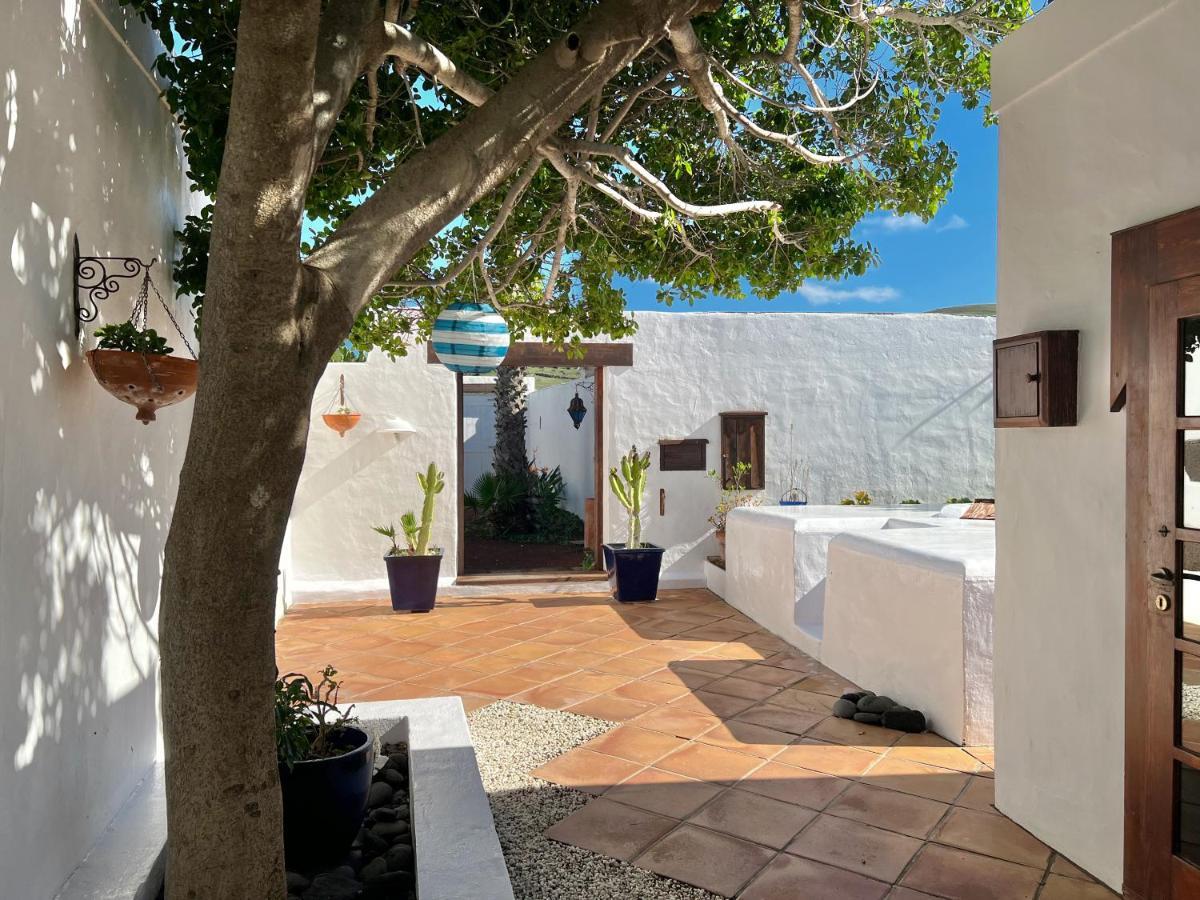 Stylish Getaway With Secluded Patio In Lava Finca Uga Екстер'єр фото