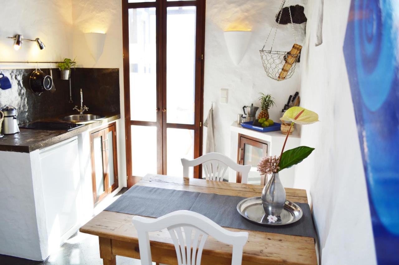 Stylish Getaway With Secluded Patio In Lava Finca Uga Екстер'єр фото